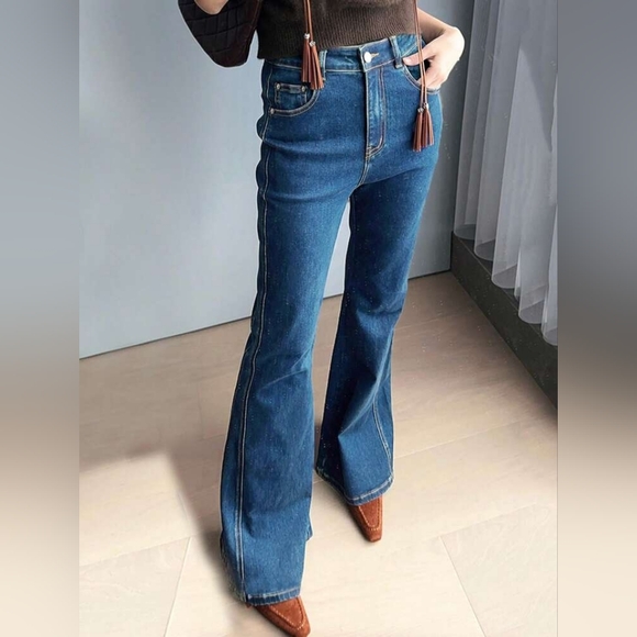 Dazy Classic Medium Wash Flare Jeans - Picture 2 of 11